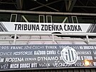 Hlavní tribuna budjovického stadionu nese název tribuna Zdeka adka.