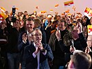 Pedseda Svobodné strany Rakouska (FPÖ) Herbert Kickl (uprosted) sklízí...