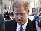 Princ Harry pi píchodu k soudu (Londýn, 27. bezna 2023)