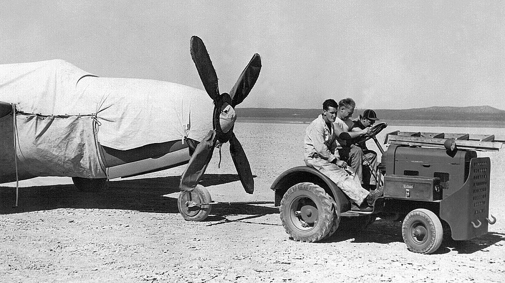 Bell XP-59A Airacomet. V jednu chvíli poslou�ila p�i p�esunu prvního amerického...