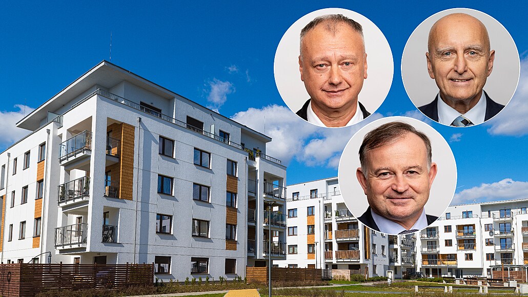 Zleva Old�ich �erný (SPD), Stanislav Berkovec (ANO)  a Karel Krejza (ODS) na...