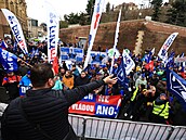 Odborái ped úadem vlády. (29. bezna 2023)
