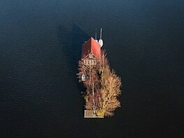 Osamlé domy v Nizozemsku  na snímku vidíte jeden z dom umístných na...