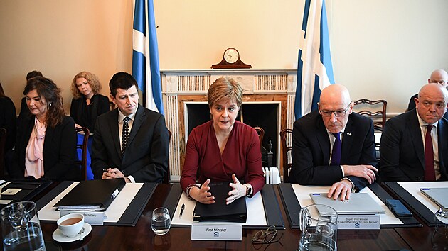 Skotsk premirka Nicola Sturgeonov vede sv posledn jednn vldy. (21. bezna 2023)
