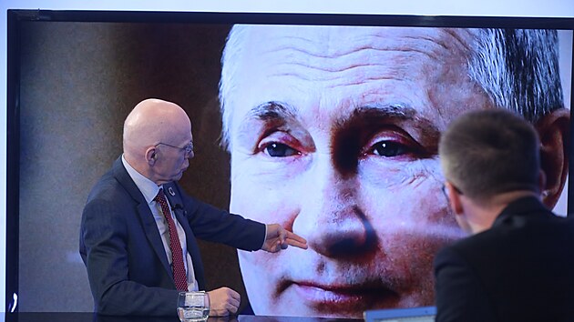 Má Putin dvojníka? Český kriminalista analyzuje záběry z Mariupolu