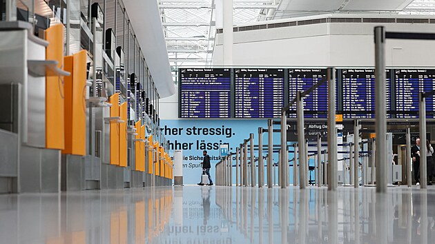 Na mnichovském letišti, které je druhé největší ve spolkové republice, probíhá dvoudenní výstražná stávka. (6. března 2023)