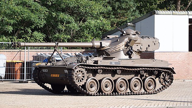 Francouzsk lehk tank AMX-13 se d povaovat za ikonu kyvnch v.