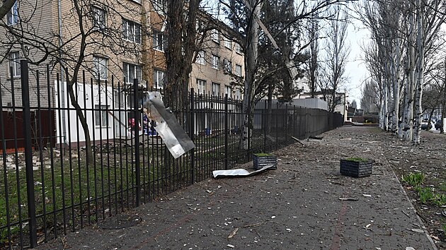 V okupovanm ukrajinskm Melitopolu se ozvaly vbuchy ve dvou budovch, kde byli umstni rut vojci a pslunci bezpenostnch sloek. (27. bezna 2023)
