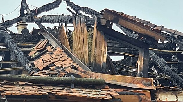 V Soběsukách zasahovali hasiči u požáru známé restaurace.