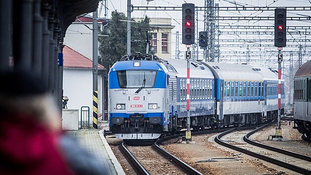 Jiní expres zkrátí cestu z Budjovic do Prahy.