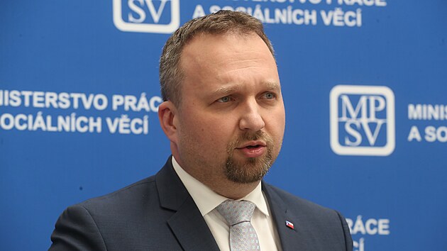 Marian Jurečka se vyjádřil k situaci kolem odvolání šéfa Úřadu práce ČR  Viktora Najmona. (23. března 2023)