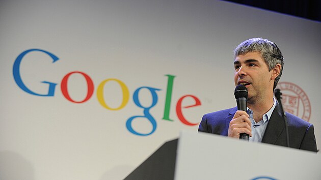 Zakladatel Googlu Larry Page na tiskové konferenci 21. kvtna 2012
