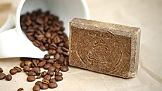 Solné mýdlo kávový peeling. Cena 100 g za 208 K