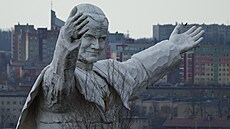 Obří socha Jana Pavla II. v Czestochowé (14. března 2023) | na serveru Lidovky.cz | aktuální zprávy
