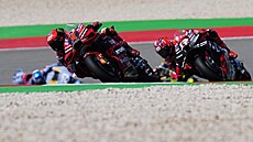 Jezdec MotoGP Francesco Bagnaia bhem Velké ceny Portugalska.