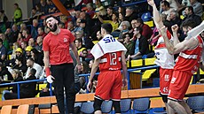 Pardubická lavi�ka slaví v zápase s ústeckou Slunetou.