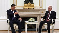 Čínský prezident Si Ťin-pching na schůzce se svým protějškem Vladimirem Putinem...