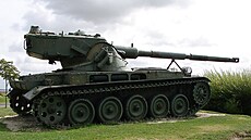 Francouzský lehký tank AMX-13 se dá považovat za ikonu kyvných věží.