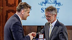 Předseda Senátu Miloš Vystrčil udělil Stříbrnou medaili ukrajinskému... | na serveru Lidovky.cz | aktuální zprávy