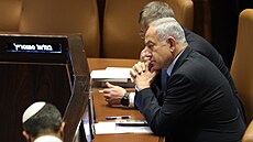 Izraelský premiér Benjamin Netanjahu pi hlasování o zákonu , který blokuje...