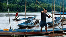 Klimatické zmny a výstavba ínských pehrad na ece Mekong negativn ovlivuje...