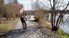 Nové úseky nejoblíbenjí plzeské cyklostezky podél Radbuzy mezi tvrtmi...