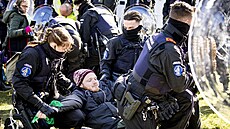 Policie zadržela osmdesát ekologických aktivistů. (25. března 2023)