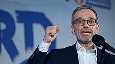 Pedseda Svobodné strany Rakouska (FPÖ) Herbert Kickl hovoí na pedvolebním...