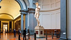 Socha Davida ve florentském muzeu Accademia (16. kv�tna 2012)