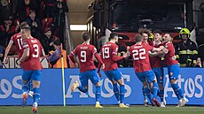 etí fotbalisté se radují z bleskového gólu do polské sít, který vstelil...