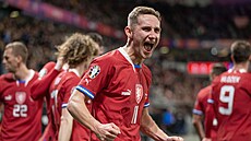 Jan Kuchta oslavuje třetí gól české reprezentace v duelu s Polskem. | na serveru Lidovky.cz | aktuální zprávy