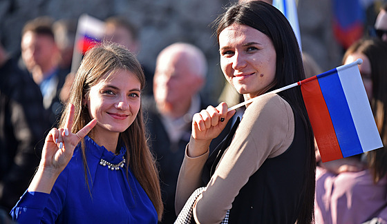 Savur-Mohyla. Obyvatelé Doncké lidové republiky slaví pipojení k Rusku (23....