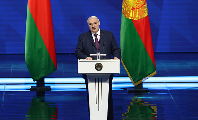 Lukašenko neudrží rovnováhu, je vážně nemocný, tvrdí běloruská opozice