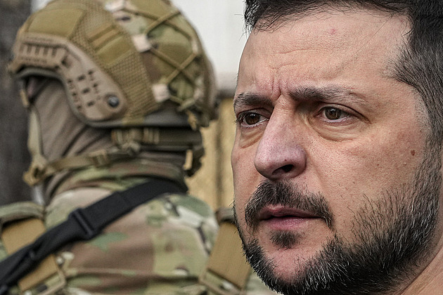 Chystáme novinky, které přiblíží vítězství, naznačil Zelenskyj start ofenzivy