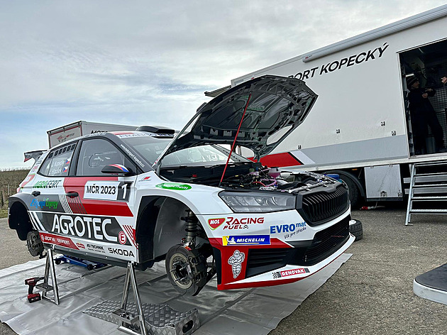 Autofotka týdne: Český šampion trénuje s novou fabií v moravských vinicích