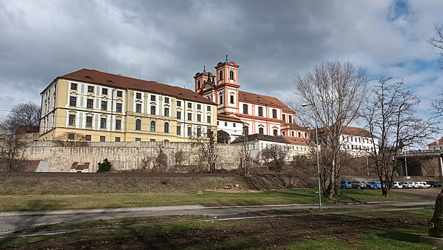 Litoměřické gymnázium čeká oprava, studenti se přestěhují do kláštera