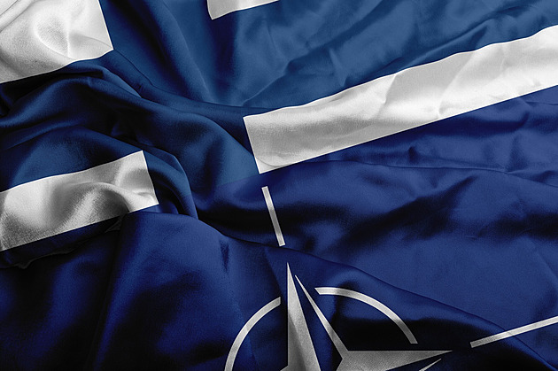 Zbývají hodiny a NATO vyvěsí 31. vlajku. Finsko ohlásilo termín vstupu
