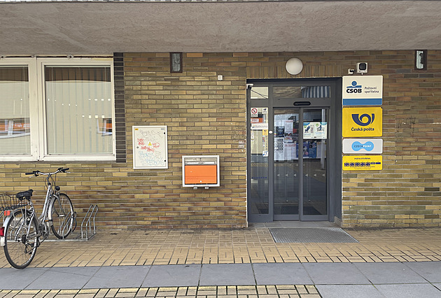 Než pošta zahájila velké škrty, vypsala průzkum za 40 milionů. Nyní ho ruší