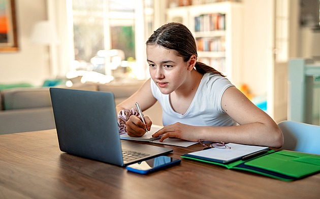 Neškodí žákům domácí úkoly? ptají se Němci. Mají prohlubovat sociální rozdíly