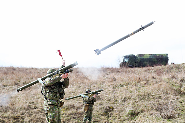 Ví někdo, kolik lidí má při útoku zajištěné místo v bunkru? Tři neodpustitelné hříchy odcházející vlády