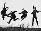 Slavná fotka Beatles ve výskoku od Dezidera Hoffmana