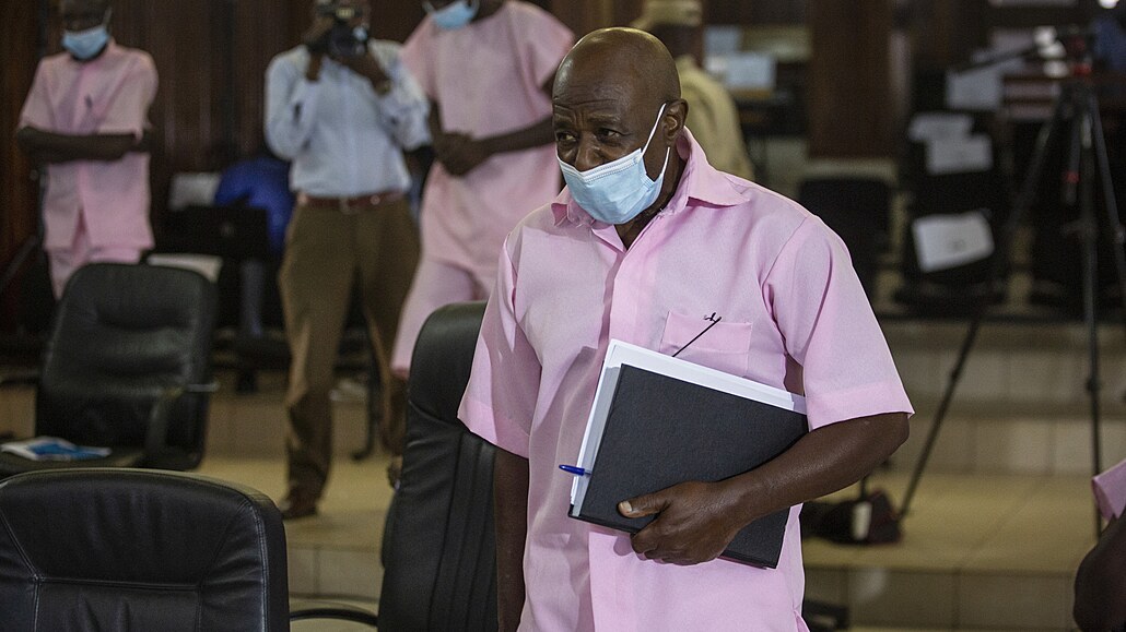Paul Rusesabagina v soudní síni v Kigali ve Rwand (26. ledna 2021)