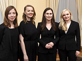 Feministky po celém svt vyzdvihovaly fotku nové premiérky s jejími dalími...