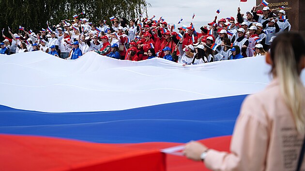 Obyvatelé Luhansku slaví připojení k Rusku (27. září 2022)