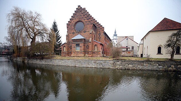 Nov synagoga v ulici Novosady byla postavena v letech 1868 a 1870 v novogotickm slohu architektem Augustem Prokopem.