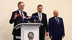 Petr Fiala, Vít Rakušan a Vladimír Posolda (vpravo) na Úřadu pro zahraniční...