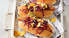 Hot dog s ostru�inovou om��kou