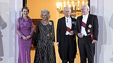 Německá první dáma Elke Buedenbenderová, britská královna choť Camilla, britský...