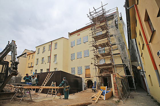 Spor se toí kolem rekonstrukce domu íslo 21 v centru Jihlavy. Dm ve spodní...