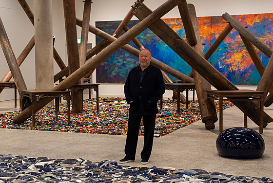 Čínský umělec Aj Wej-wej ve středu v Londýně odhalil své nejnovější dílo. Je...